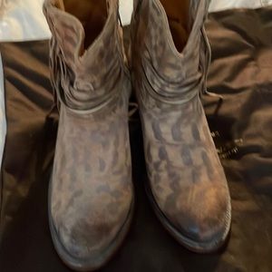 Luchesses  ankle boots